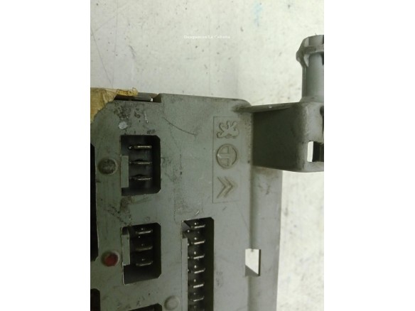   CAJA FUSIBLES EXTERIOR (BSM) PEUGEOT 205 II (20A/C)|Desguaces La Cabaña