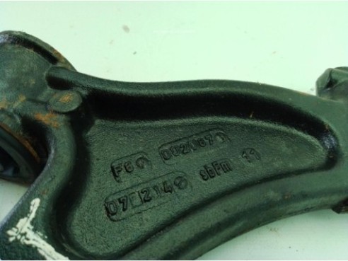 8200767825 BRAZO SUSPENSION DEL DER INF RENAULT MASTER II Furgón (FD)|Desguaces La Cabaña