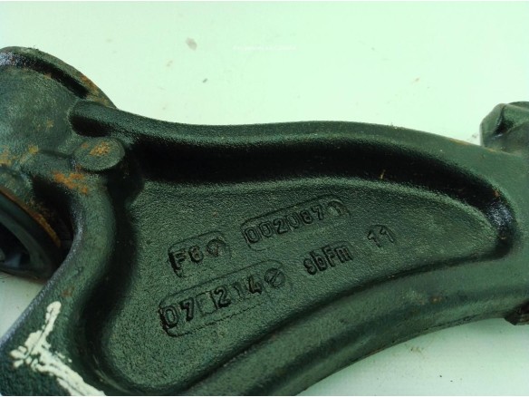 8200767825 BRAZO SUSPENSION DEL DER INF RENAULT MASTER II Furgón (FD)|Desguaces La Cabaña