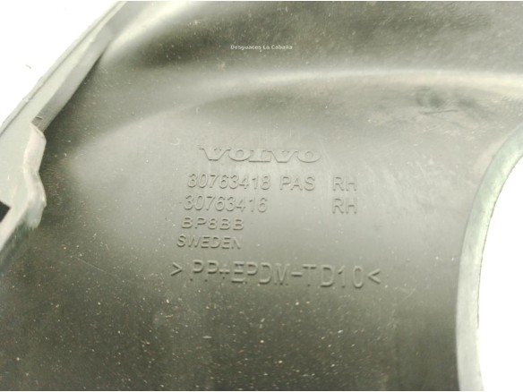 REJILLA PARAGOLPES DEL DER VOLVO XC60 (156)|Desguaces La Cabaña