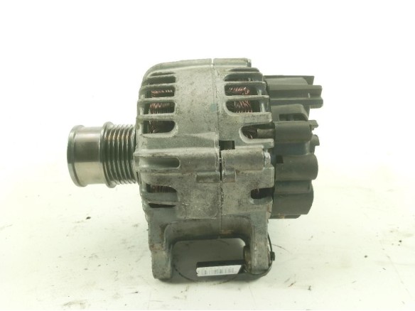 04E903015 ALTERNADOR SEAT ARONA (KJ7)|Desguaces La Cabaña