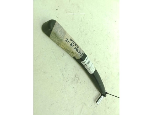 BRAZO LIMPIAPARABRISAS TRA PORTÓN FORD FIESTA |Desguaces La Cabaña