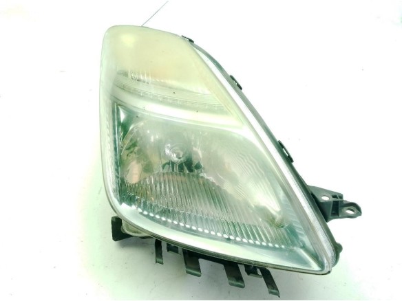 8113047181 FARO DERECHO TOYOTA PRIUS Fastback (_W2_)|Desguaces La Cabaña