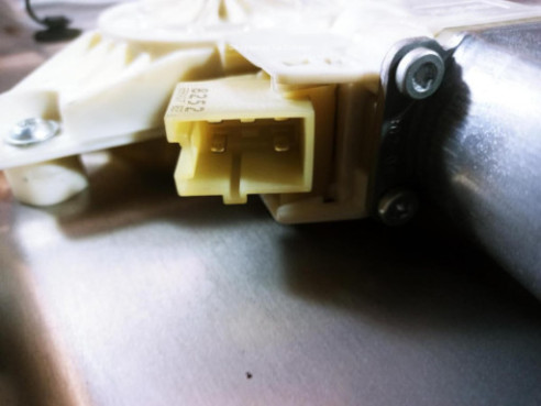 ELEVALUNAS PUERTA LATERAL TRASERA DERECHA|Desguaces La Cabaña 2