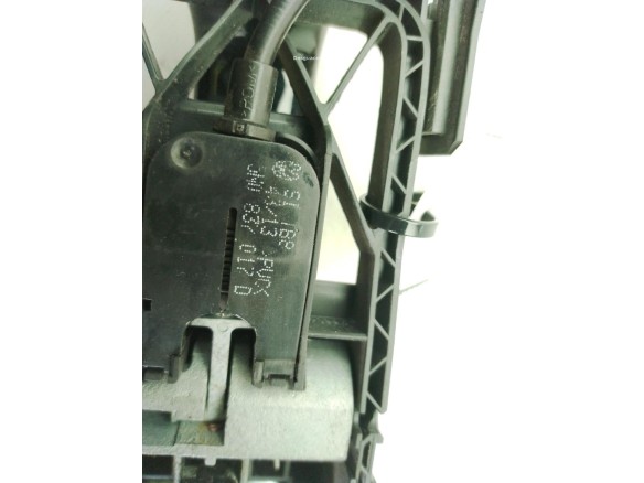8V0837205  GRU, 5N0837017D MANILLA PUERTA LAT DEL IZQ EXT AUDI A3 (8V1, 8VK)|Desguaces La Cabaña