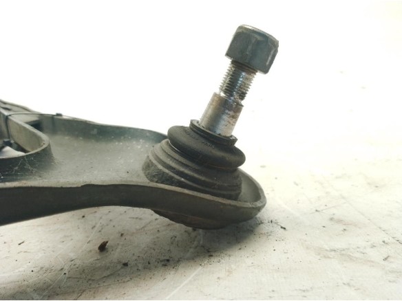500379805 BRAZO SUSPENSION DEL DER SUP IVECO DAILY IV Furgón/ranchera familiar|Desguaces La Cabaña