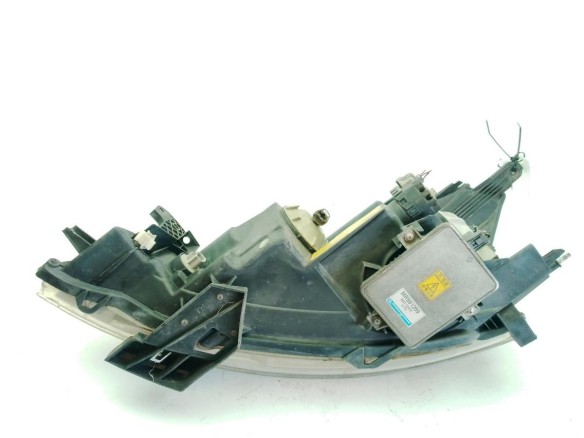 8301B792  FARO DERECHO MITSUBISHI GRANDIS (NA_W)|Desguaces La Cabaña