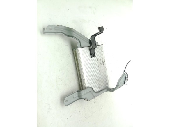 AMPLIFICADOR ANTENA TOYOTA PRIUS Fastback (_W2_)|Desguaces La Cabaña