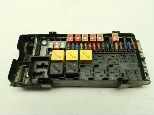 YQE000300 CAJA FUSIBLES INTERIOR (BSI) LAND ROVER DISCOVERY II (L318)|Desguaces La Cabaña
