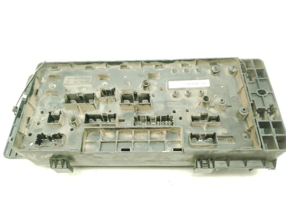 YQE000300 CAJA FUSIBLES INTERIOR (BSI) LAND ROVER DISCOVERY II (L318)|Desguaces La Cabaña