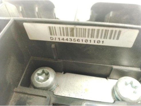 YQE000300 CAJA FUSIBLES INTERIOR (BSI) LAND ROVER DISCOVERY II (L318)|Desguaces La Cabaña