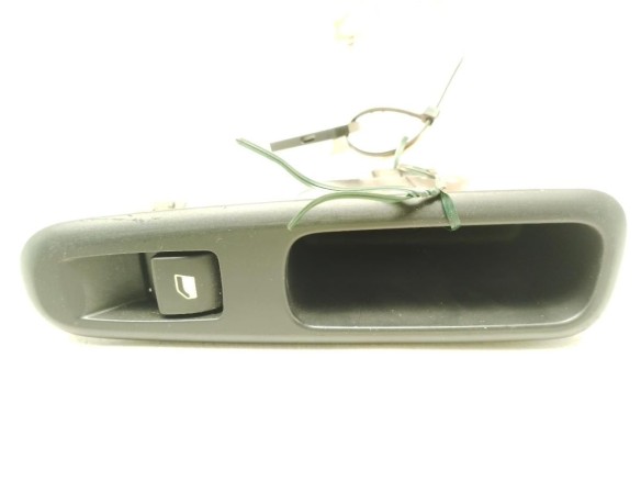 MANDO ELEVALUNAS PUERTA LAT TRA DER PEUGEOT 5008|Desguaces La Cabaña