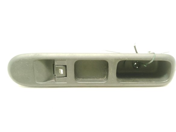 MANDO ELEVALUNAS PUERTA LAT DEL DER PEUGEOT 5008|Desguaces La Cabaña