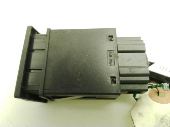 INTERRUPTOR TAPA COMBUSTIBLE SKODA OCTAVIA I (1U2)|Desguaces La Cabaña