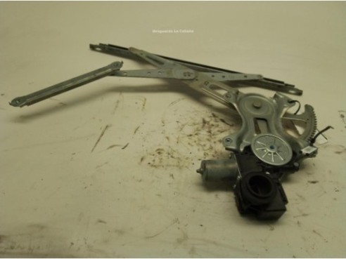 PINZA DEL IZQ TOYOTA PRIUS PLUS (_W4_)|Desguaces La Cabaña 2