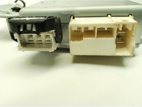 PINZA DEL IZQ TOYOTA PRIUS PLUS (_W4_)|Desguaces La Cabaña 2
