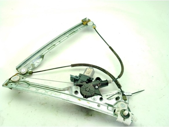 807206746R ELEVALUNAS PUERTA LAT DEL DER RENAULT MEGANE IV (B9A/M_)|Desguaces La Cabaña