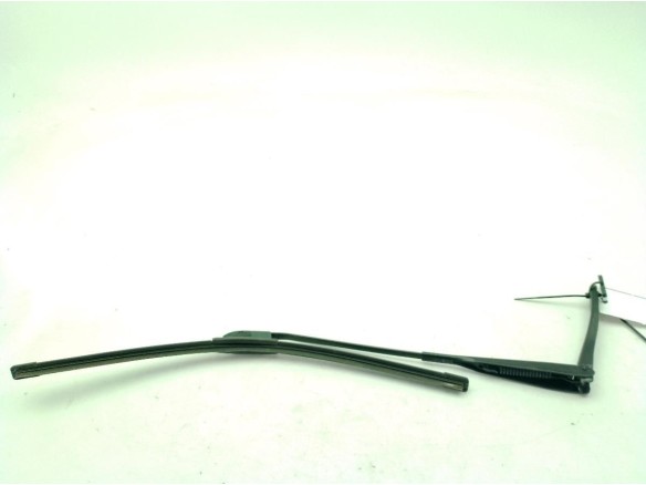 288816518R BRAZO LIMPIAPARABRISAS DEL DER DACIA DUSTER|Desguaces La Cabaña