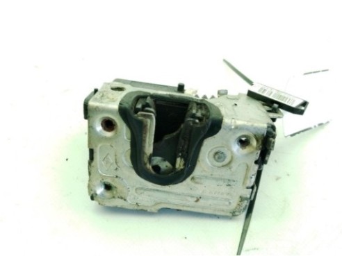 825029556R CERRADURA PUERTA LAT TRA DER DACIA DUSTER|Desguaces La Cabaña