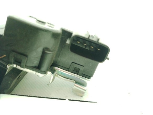 812302W000 CERRADURA PORTON / TAPA MALETA KIA CARENS IV|Desguaces La Cabaña