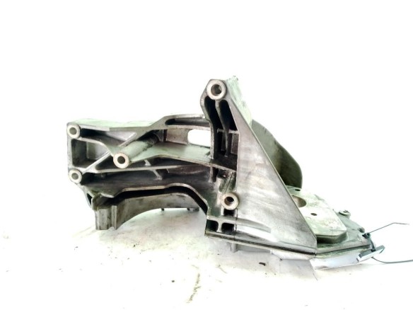  076145167 SOPORTE ALTERNADOR VW CRAFTER 30-50 Furgón (2E_)|Desguaces La Cabaña