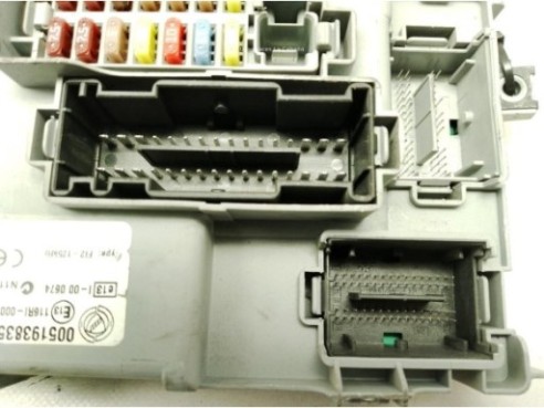 CAJA FUSIBLES INTERIOR (BSI)|Desguaces La Cabaña 2
