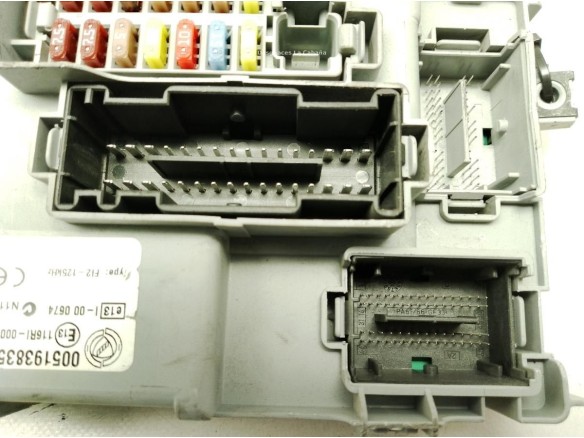 519383550 CAJA FUSIBLES INTERIOR (BSI) OPEL COMBO Furgón/ranchera familiar (X12)|Desguaces La Cabaña