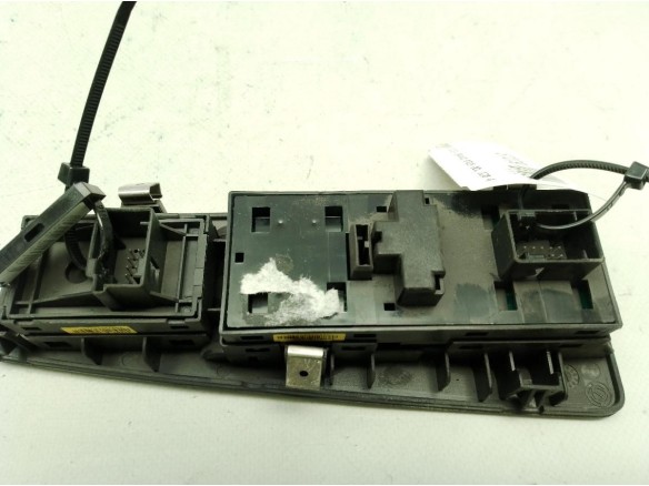MANDO ELEVALUNAS PUERTA LAT DEL IZQ FIAT BRAVO II (198_)|Desguaces La Cabaña
