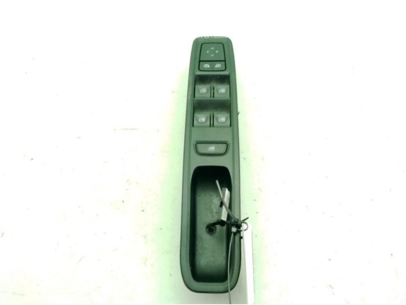 254112588R MANDO ELEVALUNAS PUERTA LAT DEL IZQ DACIA SANDERO III|Desguaces La Cabaña