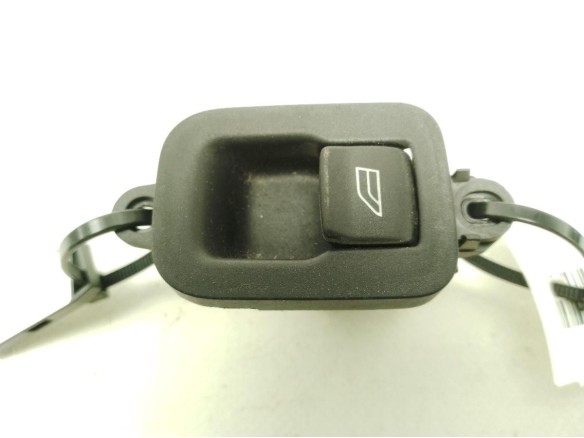 MANDO ELEVALUNAS PUERTA LAT TRA DER VOLVO V50 (545)|Desguaces La Cabaña