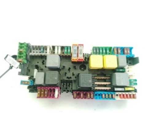 A9075450100 CAJA FUSIBLES INTERIOR (BSI) MERCEDES BENZ SPRINTER 3,5-t Furgón (907, 910)|Desguaces La Cabaña