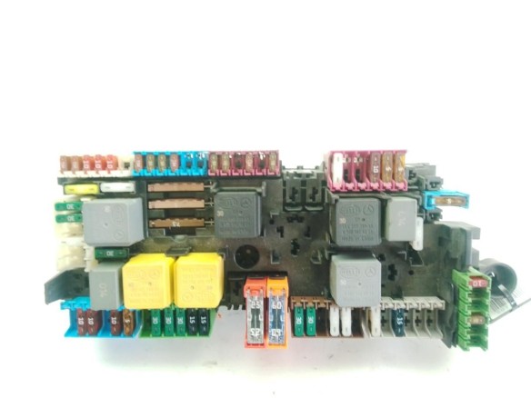 A9075450100 CAJA FUSIBLES INTERIOR (BSI) MERCEDES BENZ SPRINTER 3,5-t Furgón (907, 910)|Desguaces La Cabaña