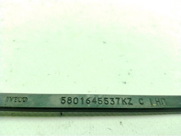 5801645537KZ BRAZO LIMPIAPARABRISAS DEL DER IVECO DAILY VI Caja/Chasis|Desguaces La Cabaña