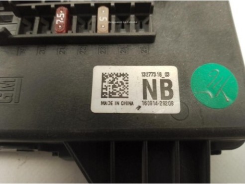 13277318NB, CAJA FUSIBLES EXTERIOR (BSM) OPEL INSIGNIA A (G09)|Desguaces La Cabaña
