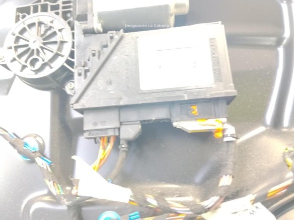 7L0837461F ELEVALUNAS PUERTA LAT DEL IZQ VW TOUAREG (7LA, 7L6, 7L7)|Desguaces La Cabaña