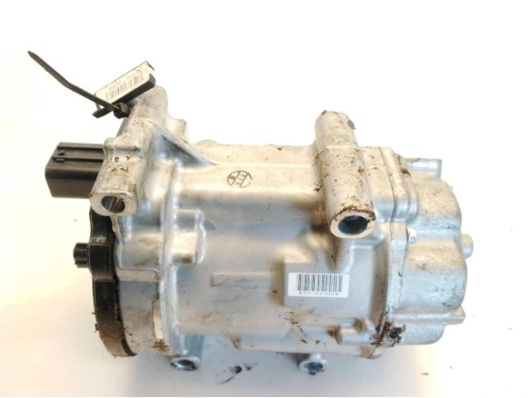 0424000741 COMPRESOR AA TOYOTA YARIS CROSS (MXP_)|Desguaces La Cabaña