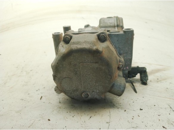 0422001330 COMPRESOR AA TOYOTA AURIS (_E18_)|Desguaces La Cabaña