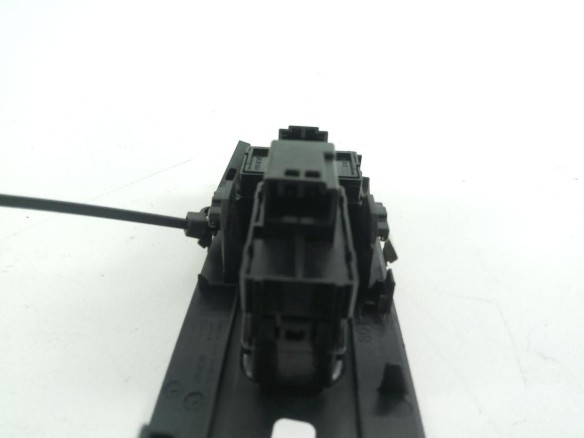 314560010 MANDO ELEVALUNAS PUERTA LAT DEL DER VOLVO XC40 (536) |Desguaces La Cabaña