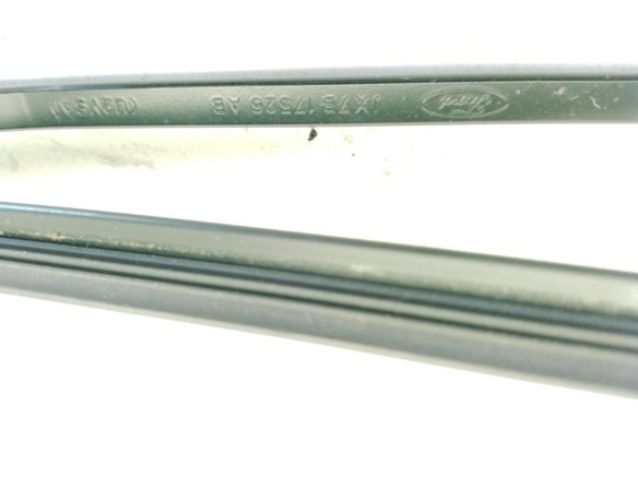 2206251, JX7B17526AB BRAZO LIMPIAPARABRISAS DEL DER FORD FOCUS IV (HN)|Desguaces La Cabaña