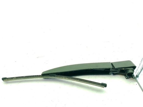 2206245 BRAZO LIMPIAPARABRISAS TRA PORTÓN FORD FOCUS IV (HN)|Desguaces La Cabaña