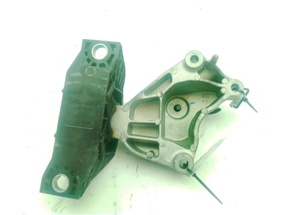 112329452R SOPORTE MOTOR DER DACIA SANDERO III|Desguaces La Cabaña