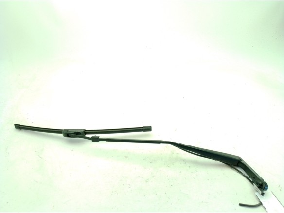 A9018200144 BRAZO LIMPIAPARABRISAS DEL DER MERCEDES BENZ SPRINTER 3-t Furgón (903)|Desguaces La Cabaña