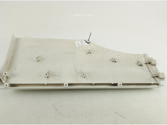 81615100410 MOLDURA BAJO PUERTA DERECHA CAMION MAN TGA|Desguaces La Cabaña