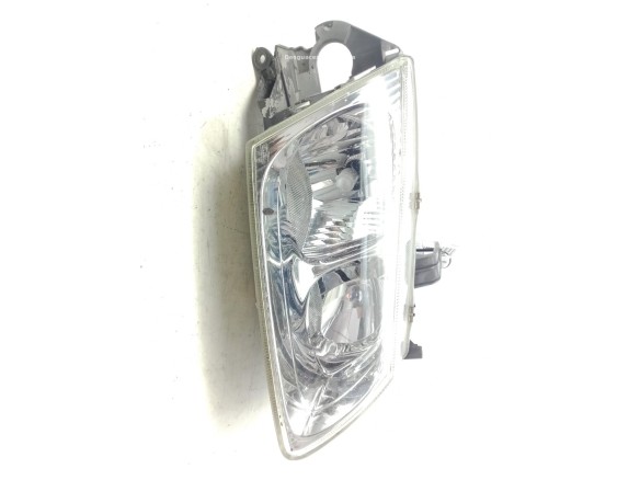   FARO DERECHO NISSAN ALMERA II (N16)|Desguaces La Cabaña