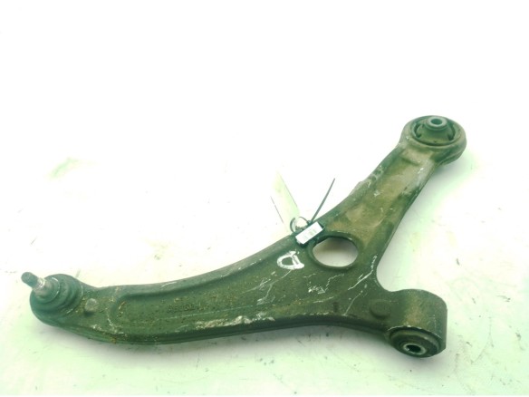 545013Z000 BRAZO SUSPENSION DEL DER INF HYUNDAI i40 (VF)|Desguaces La Cabaña