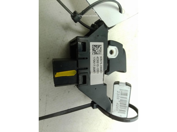 93576H8000 MANDO ELEVALUNAS PUERTA LAT DEL DER KIA RIO IV (YB, SC)|Desguaces La Cabaña