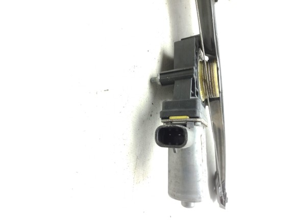   ELEVALUNAS PUERTA LAT DEL DER IVECO DAILY VI Furgón|Desguaces La Cabaña
