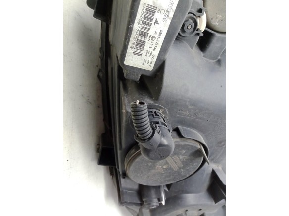   FARO DERECHO IVECO DAILY VI Furgón|Desguaces La Cabaña