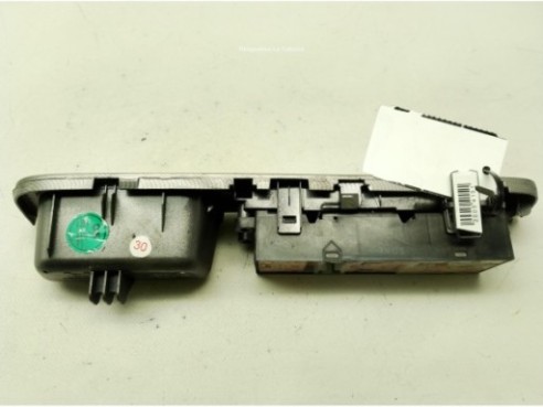 MANDO ELEVALUNAS PUERTA LAT DEL IZQ NISSAN TIIDA Fastback (C11)|Desguaces La Cabaña