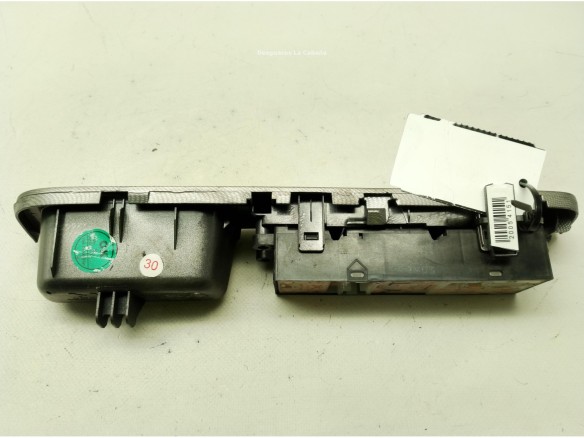 MANDO ELEVALUNAS PUERTA LAT DEL IZQ NISSAN TIIDA Fastback (C11)|Desguaces La Cabaña
